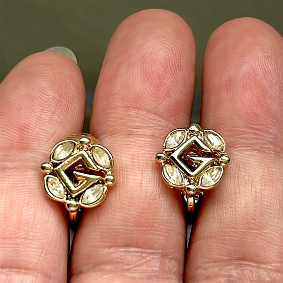 🖤VTG💕GIVENCHY clip earrings - Picture 1 of 12